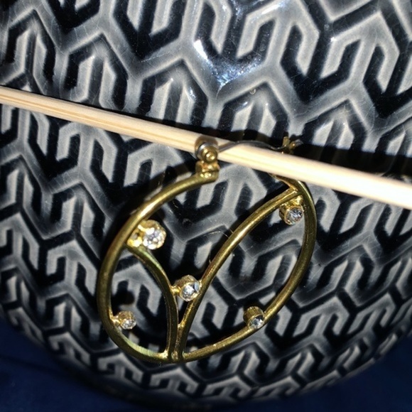 Large Gold and CZ Hoop Earings - Picture 3 of 13